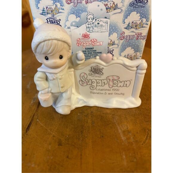Precious Moments Figurine: 529567 Sam Butcher (3") Sugar Town (8432) - Picture 1 of 7